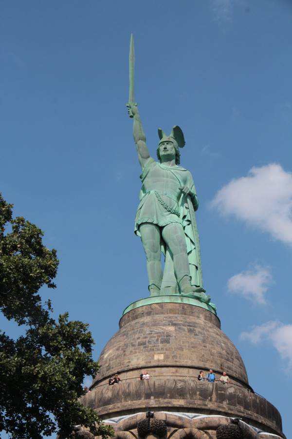 grössten deutschen Statuen